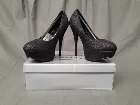 BOX OF APPROXIMATELY 8 PAIRS OF CASANDRA CLOSED TOE HIGH HEEL SHOES IN BLACK W. GLITTER EFFECT - VARIOUS SIZES