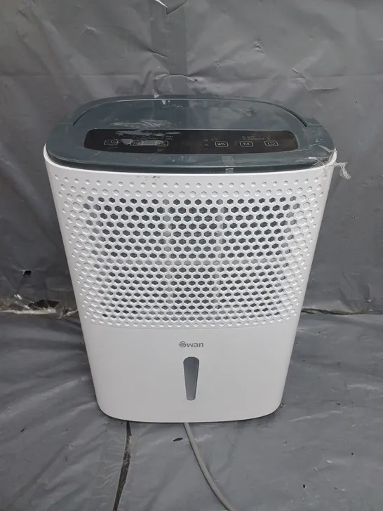 SWAN 10-LITRE DEHUMIDIFIER - WHITE RRP £99.99