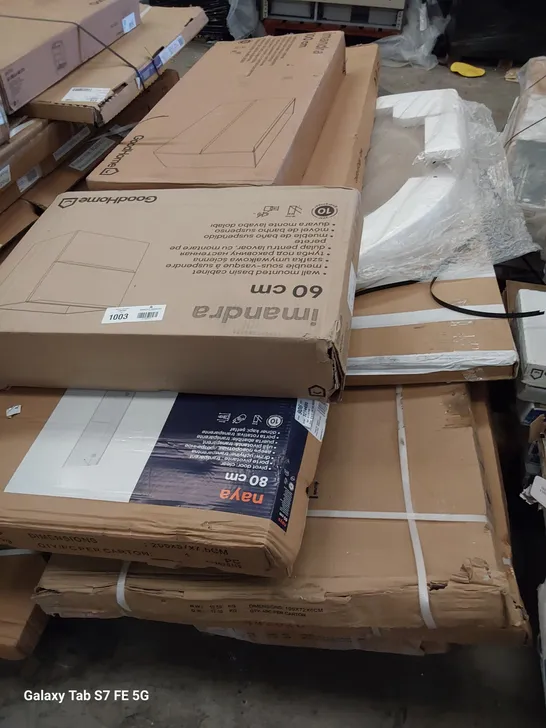 PALLET OF ASSORTED BOXED BATHROOM ITEMS INCLUDING 100 & 60cm WALL MOUNTED BASIN CABINETS, SHOWER TRAY, SHOWER PANELS.