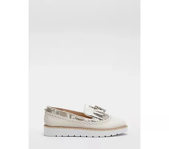 MODA IN PELLE EILANI LOAFER- OFF WHITE SIZE 6 