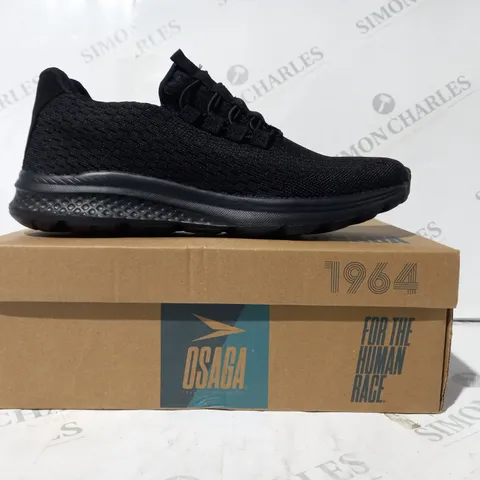 BOXED PAIR OF OSAGA TRAINERS IN BLACK SIZE 8