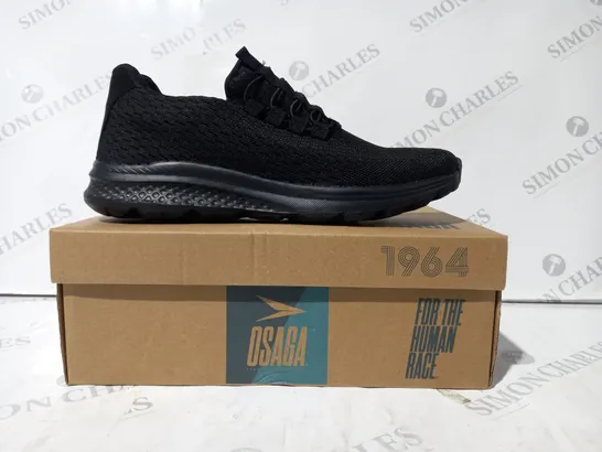 BOXED PAIR OF OSAGA TRAINERS IN BLACK SIZE 8