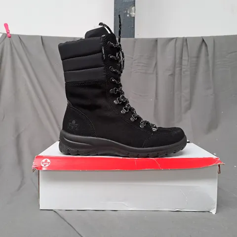 BOXED PAIR OF RIEKER SUEDE WATER RESISTANT BOOTS IN BLACK SIZE 5