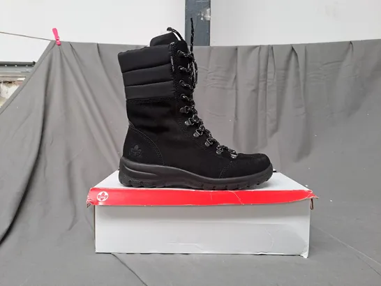 BOXED PAIR OF RIEKER SUEDE WATER RESISTANT BOOTS IN BLACK SIZE 5