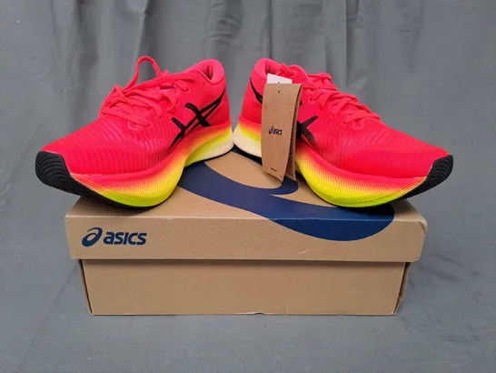 BOXED PAIR OF ASICS METASPEED SKY SHOES IN RED/YELLOW UK SIZE 5