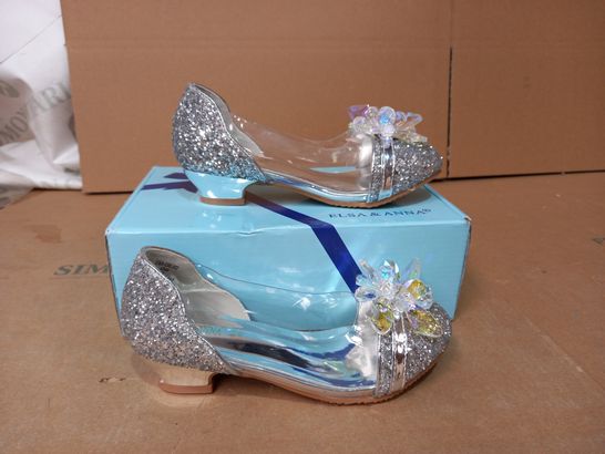 PAIR OF GIRL'S ELSA & ANNA SHOES, EU SIZE 31