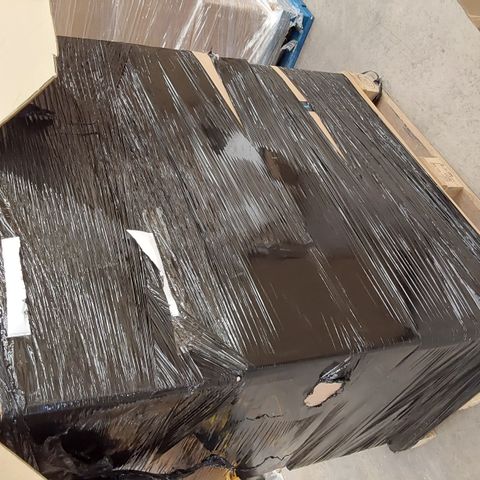 PALLET OF ASSORTED ITEMS INCLUDING GAIA TOP ELECTRIC HEATERS, CAR AIR FRESHENERS, THERMAL HIP WRAP, 