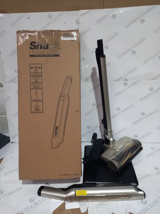 BOXED SHARK WANDVAC SYSTEM WITH ACCESSORIES