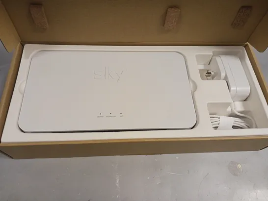 BOXED SKY BROADBAND BOOSTER WITH ACCESSORIES