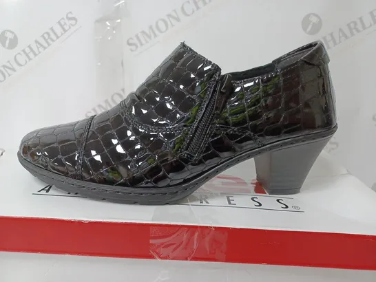 REIKER SHOE BOOT BLACK CROCODILE SIZE 5