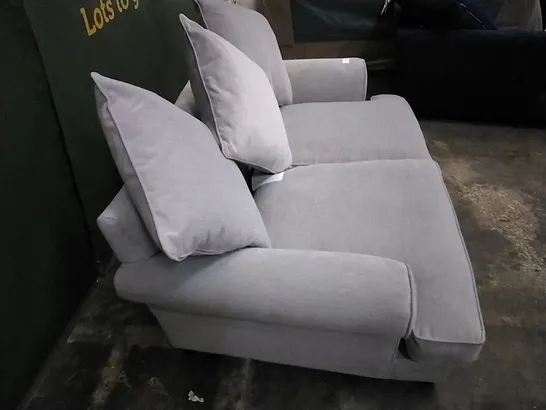 QUALITY BRITISH DESIGNED LOUNGE CO LIGHT GREY FABRIC 2 SEATER SOFA WITH SCATTERBACK CUSHIONS