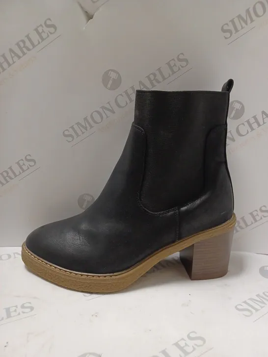 EVANS EXTRA WIDE BROOKE ANKLE BOOTS, BLACK - SIZE 7