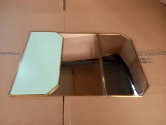 FOLDING 3-SECTION MIRROR