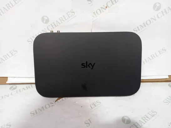 SKY Q BOX ES240