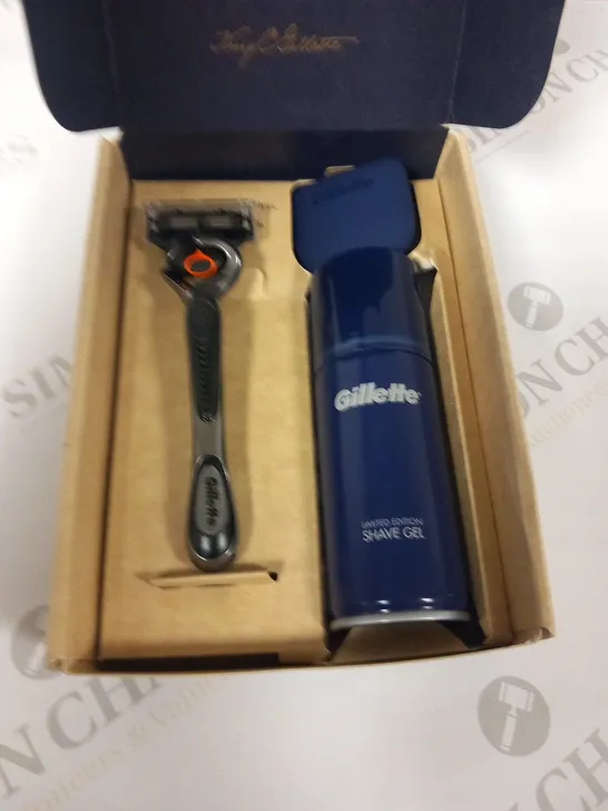 BOXED GILLETTE RAZOR AND SHAVE GEL GIFT SET