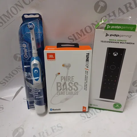 APPROXIMATELY 15 ASSORTED ELECTRICAL ITEMS TO INCLUDE ORAL-B TOOTHBRUSH, JBL TUNE110BT EAQRPHONES, PDP GAMING MULTIMEDIA REMOTE, ETC