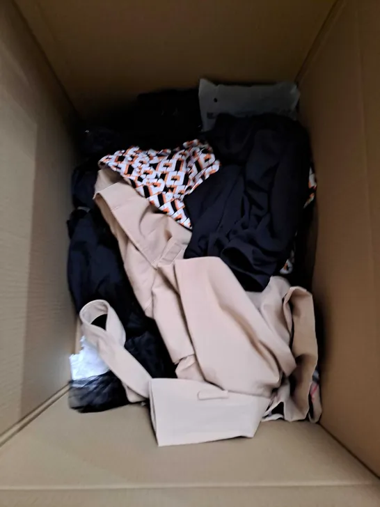 BOX OF APPROXIMATELY 20 ASSORTED CLOTHING AND FASHION ITEMS IN VARIOUS STYLES, SIZES, AND COLOURS - COLLECTION ONLY