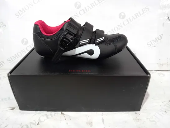 BOXED PAIR OF PELOTON CYCLING SHOES IN BLACK/RED EU SIZE 38