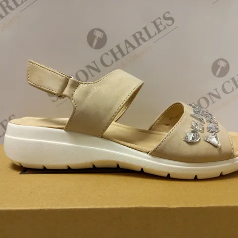 BOXED CUSHION-WALK DIAMANTE SANDALS, GOLD - SIZE 4