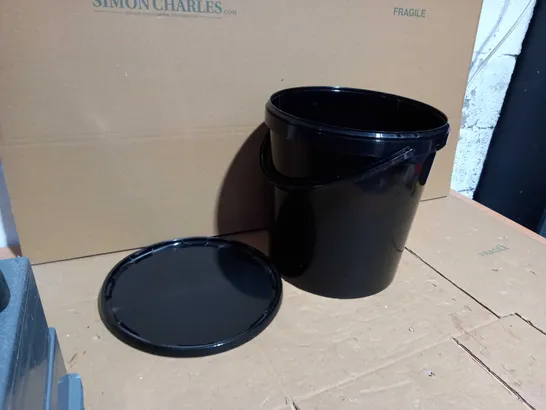 PLASTIC BUCKET WITH LID AND HANDLE