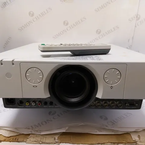 SONY WUXGA VPL-FH30 PROJECTOR WITH REMOTE