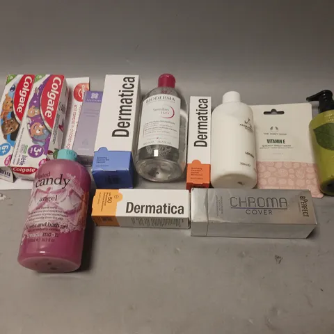 BOX OF APPROXIMATELY 20 COSMETIC ITEMS TO INCLUDE - AROMATHERAPY LOTION, BODY SHOP SHEET MASK, AND DERMATICA MOISTURISER ETC. 