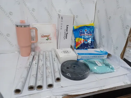 LOT OF ASSORTED HOUSEHOLD ITEMS TO INCLUDE REUSABLE CUP WITH HANDLE AND STRAW , ETC