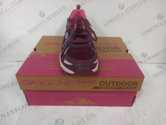 BOXED PAIR OF SKECHERS MEMORY FOAM TRAIL SHOES IN BERRY COLOUR SIZE 6