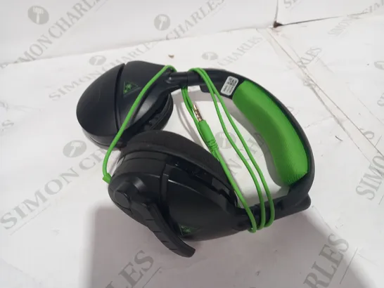 DESIGNER GAMING HEADSET IN THE STYLE OF TURTLE BEACH IN BLACK/GREEN