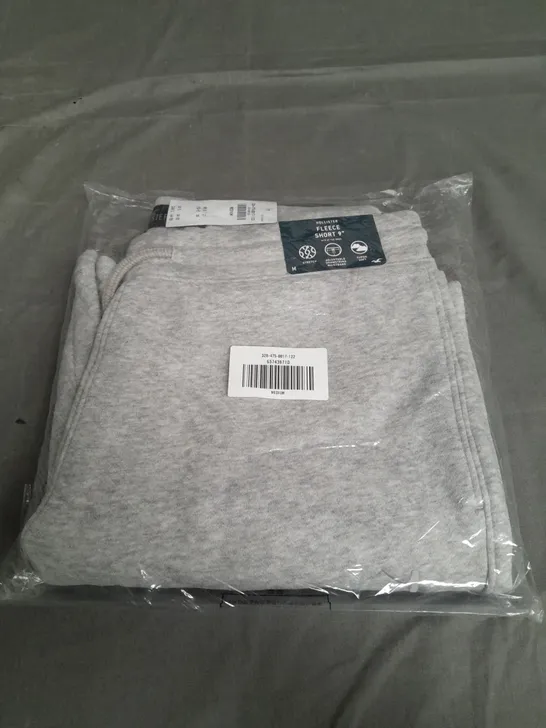 SEALED HOLLISTER LIGHT GREY FKEECE SHORT 9 - MEDIUM