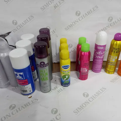 LOT OF APPROX 20 ASSORTED AEROSOLS TO INCLUDE BODY SPRAYS, PAINTS, HAIR SPRAY ETC