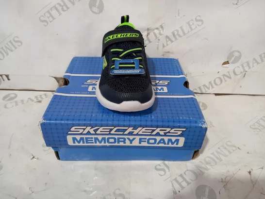 BOXED PAIR OF SKECHERS MEMORY FOAM KID'S SHOES IN NAVY/LIME UK SIZE 5