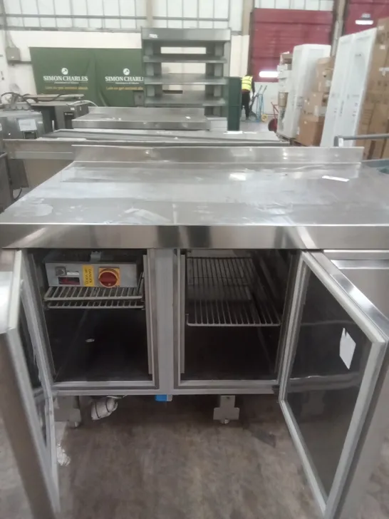 COMMERCIAL FOOD PREP STATION WITH UNDERCOUNTER FRIDGES