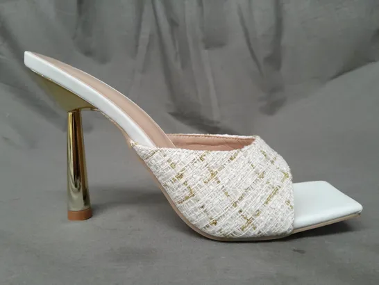 BOXED PAIR OF DESIGNER OPEN TOE HEELED SANDALS IN WHITE/GOLD EU SIZE 38