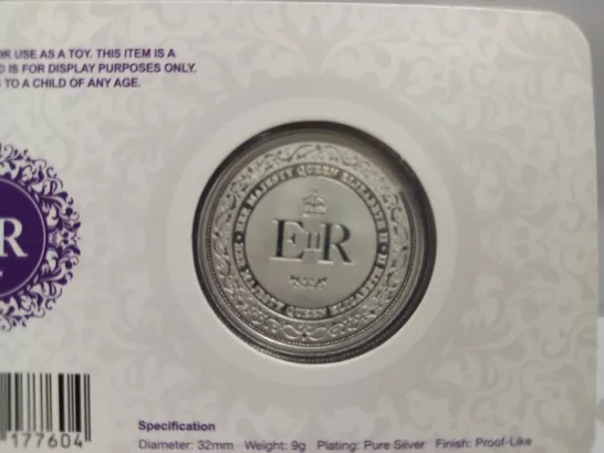 HER MAJESTY ELIZABETH II 1926-2022 SILVER PLATED COMMEMORATIVE COIN