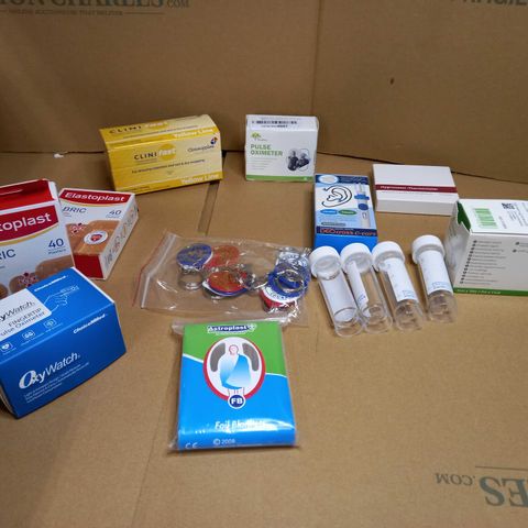 LOT OF APPROX 20 ASSORTED HEALTH MEDICAL RELATED ITEMS TO INCLUDE: FOIL BLANKET, PLASTERS, PULSE OXIMETER
