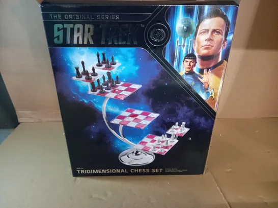 BOXED STAR TREK TRIDIMENSIONAL CHESS SET 