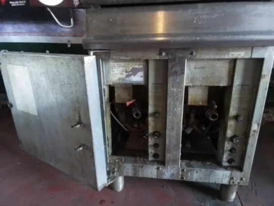 FALCON G3865 COMMERCIAL TWIN TANK FRYER 