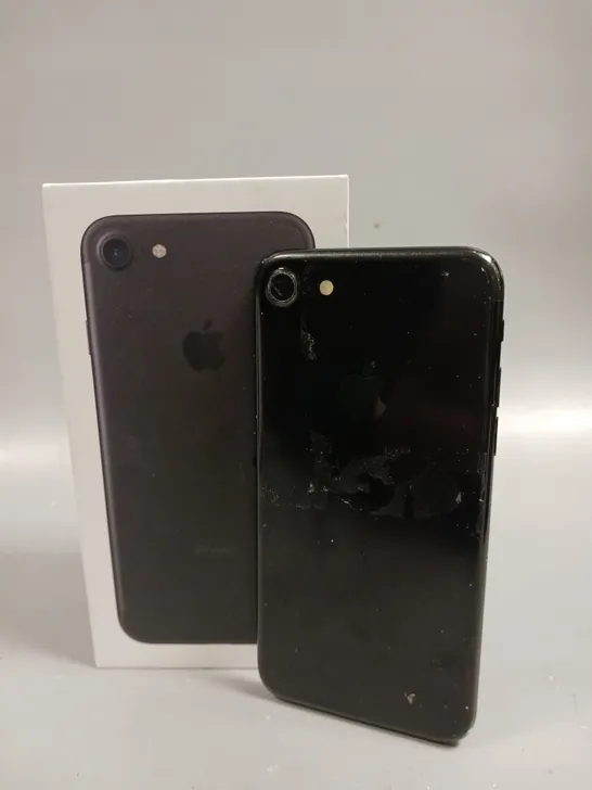 BOXED APPLE IPHONE 7 SMARTPHONE 