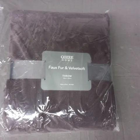 BOXED COZEE HOME FAUX FUR & VELVETSOFT THROW IN CHARCOAL