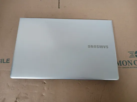 SAMSUNG 370R4E/370R4V/370R5E/3570RE/370R5V 15 INCH	I3-3110M 2.40GHZ