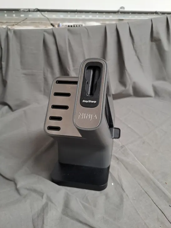 BOXED NINJA FOODI STAYSHARP KNIFE BLOCK WITH INTEGRATED SHARPENER K32005UK - COLLECTION ONLY