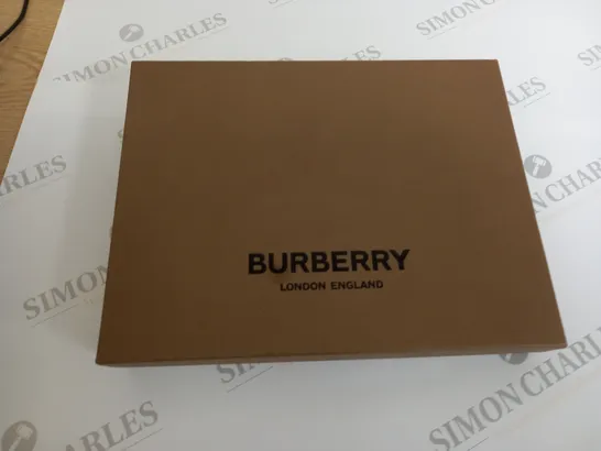 BURBERRY WHITE T-SHIRT - XXL