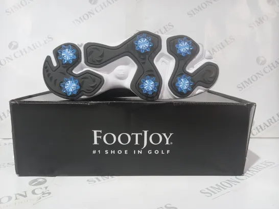 BOXED PAIR OF FOOT JOY GOLD SHOES IN BLACK UK SIZE 6