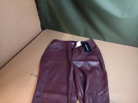 PAIR OF DARK CHOCOLATE FAUX LEATHER ONTRAST STITCH STRAIGHT LEG TROUSERS UK SIZE 10