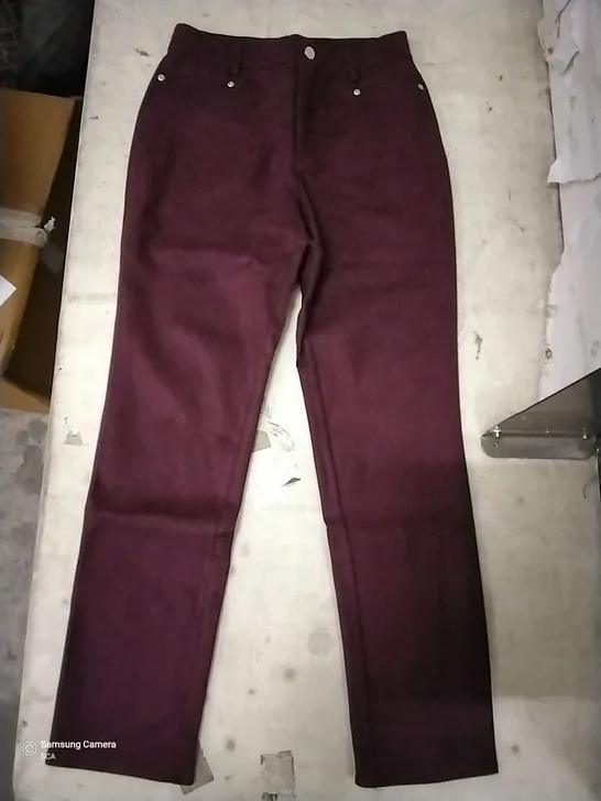 BOX OF APPROXIMATELY 18 MARLA WYNNE STRETCH FAUX SUEDE JEANS BURGUNDY - SIZE 10