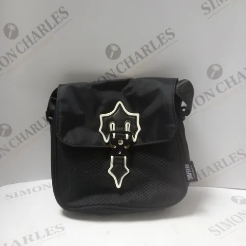 TRAPSTAR CROSS BODY BAG IN BLACK