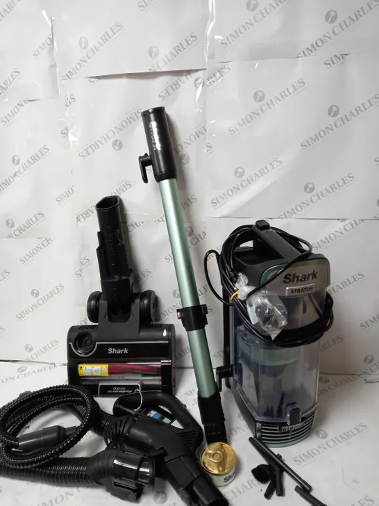 SHARK STRATOS UPRIGHT VACCUM CLEANER