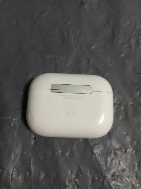 PAIR OF APPLE AIRPODS PRO IN WHITE