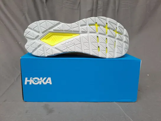 BOXED PAIR OF HOKA M MACH 5 SHOES IN ORANGE/YELLOW UK SIZE 10